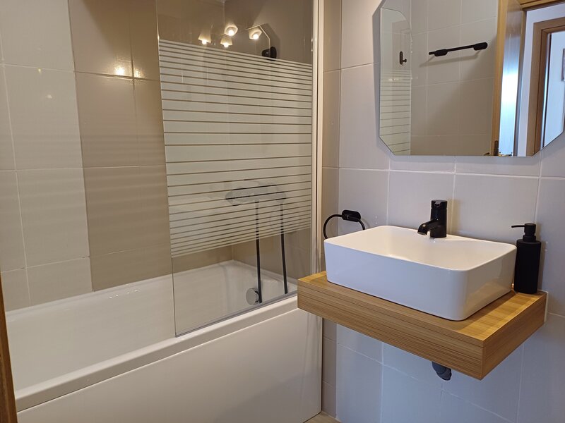 Drumul Taberei Lidl, bloc 2009,